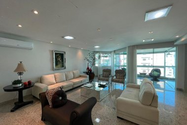 APARTAMENTO FRENTE AO MAR